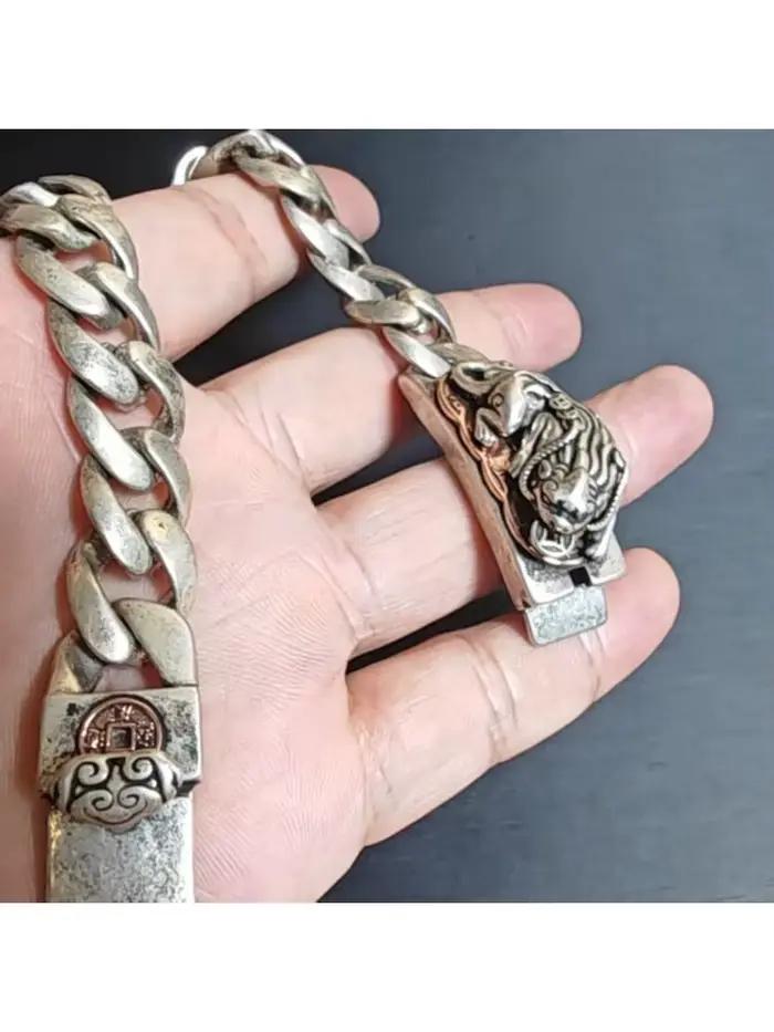 Bracelet pour homme en argent vieilli, chaîne à maillons épais, gravé de la Bête de la Fortune et d'