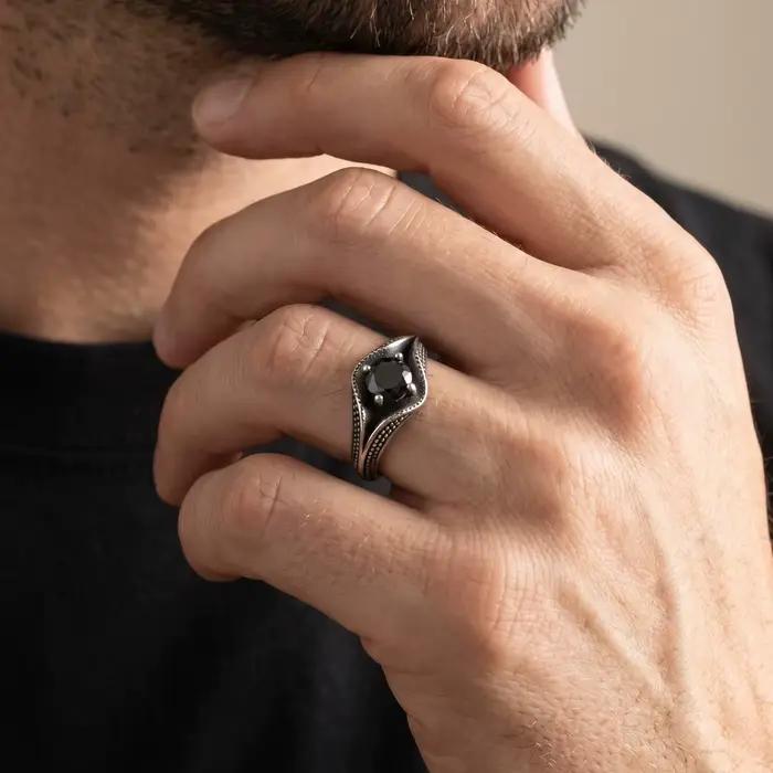 Bague en Acier Inoxydable Noir avec Pierre CZ pour Homme – Bijou Tendance, Idéal pour le Quotidien, 