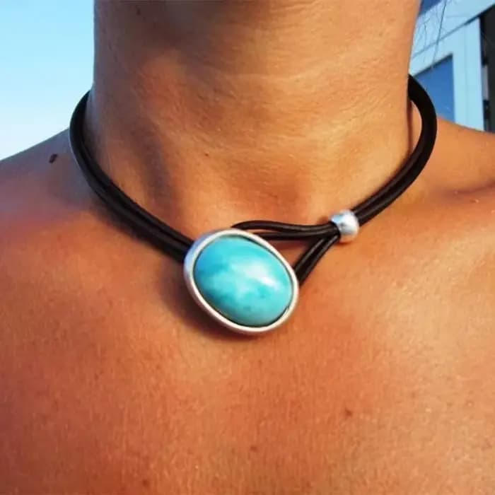 Collier chaîne de clavicule créatif en cuir turquoise, design tendance et audacieux, accessoire de b