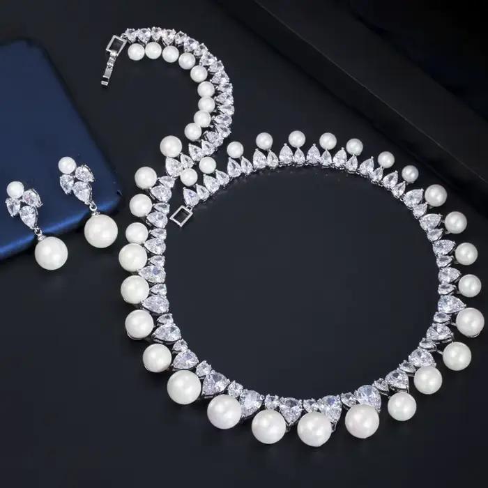 Ensemble de bijoux de luxe avec perle simulée et zircons cubiques pour femmes occasions spéciales