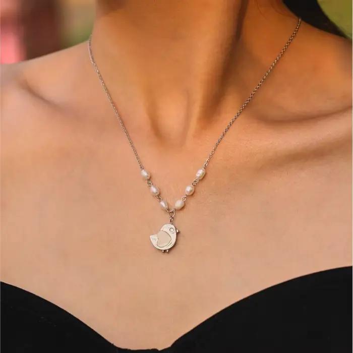 Collier chaîne de 40 cm en acier inoxydable plaqué or 18 carats avec perle d'eau douce et pendentif de poulet mignon colliers ras du cou pour femmes