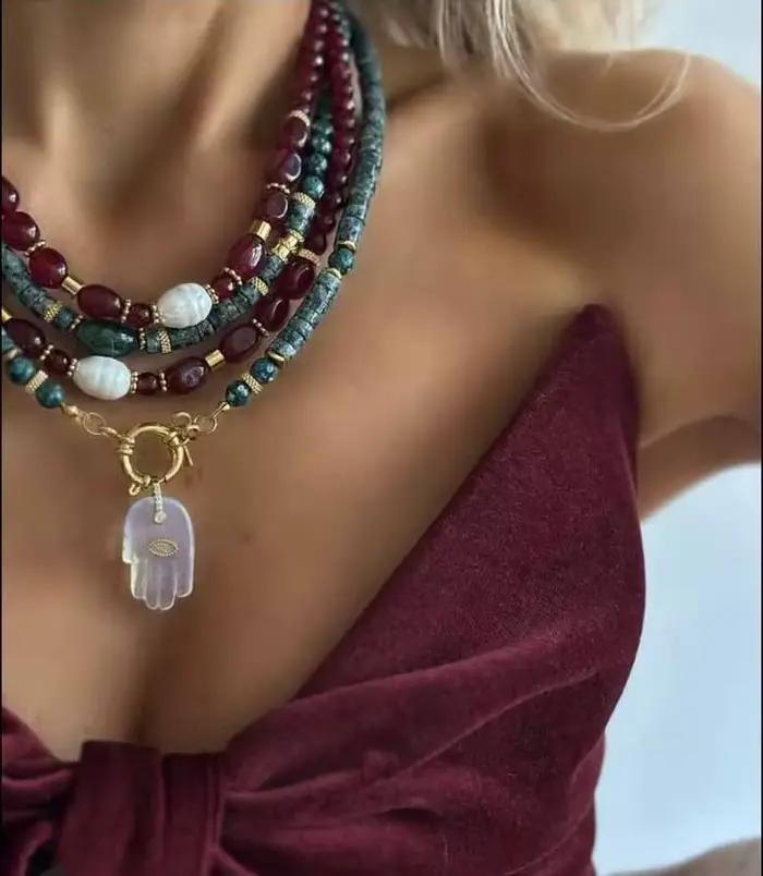 Colliers faits main 2026 avec pendentif main de Bouddha, bijoux tendance, rétro, élégants, rétro automne et hiver pour femme
