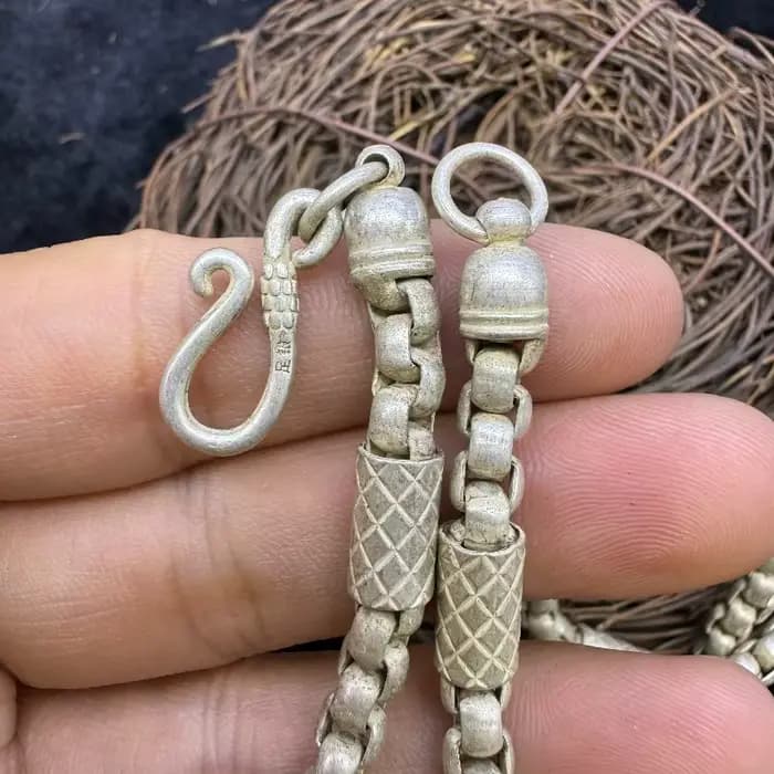 Chaîne en argent tibétain artisanale vintage