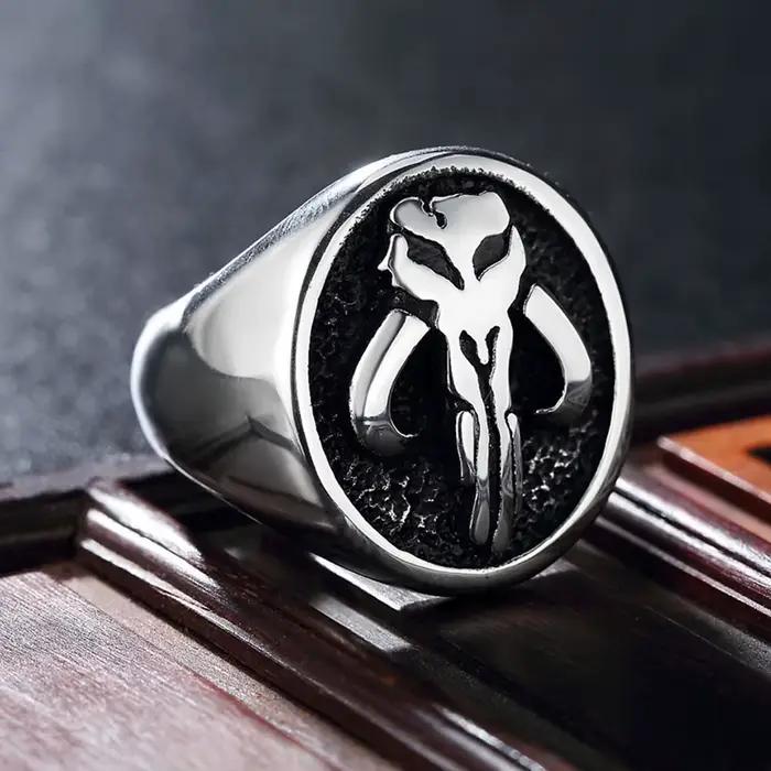 Bague de motard Vintage gothique Punk pour hommes et femmes, anneau classique en acier inoxydable poli fin, Alien Punisher Skull, bijoux cadeau