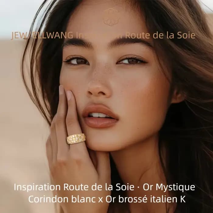 Bague JEWELLWANG en saphir blanc au design rétro