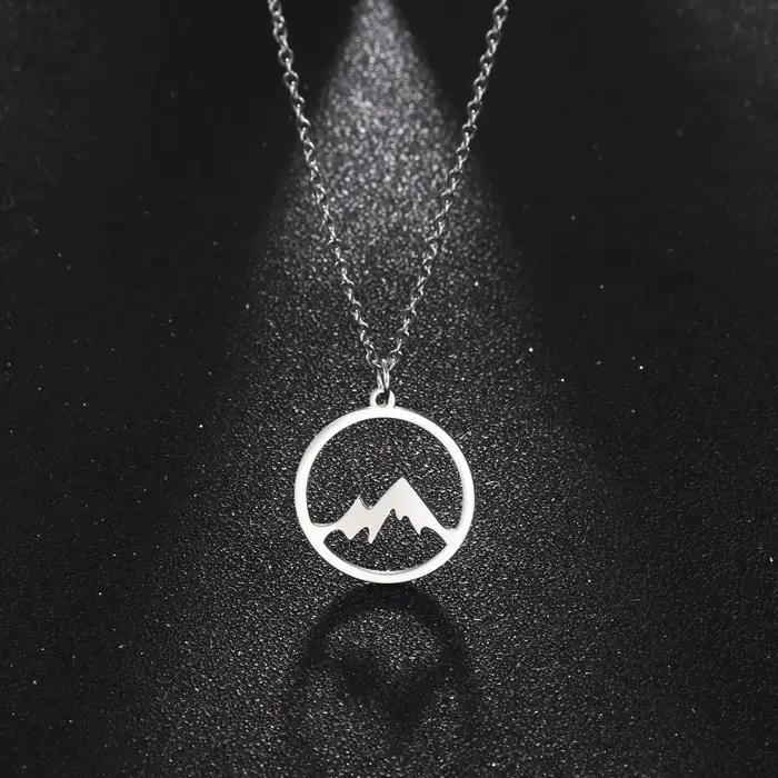 Amaxer Mountain Hill collier pour hommes femmes creux en acier inoxydable montagnes de neige pendentif
