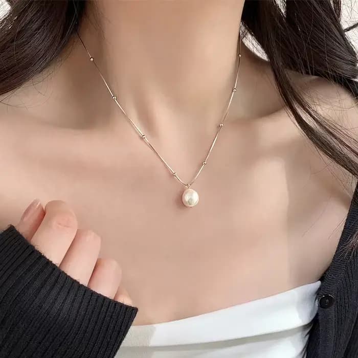 Nouveau collier élégant en perles