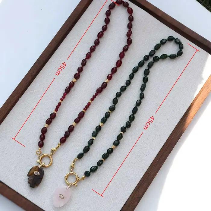 Colliers faits main 2026 avec pendentif main de Bouddha, bijoux tendance, rétro, élégants, rétro automne et hiver pour femme