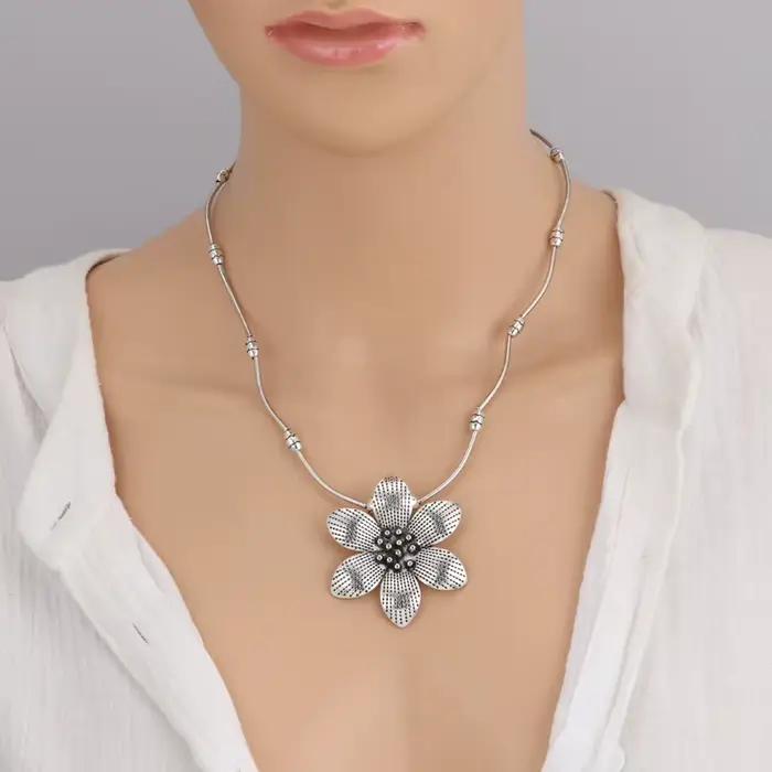 Seblasy Vintage bohème grande fleur déclaration colliers et pendentifs pour femmes bijoux accessoires Tibet couleur argent Bijuterias