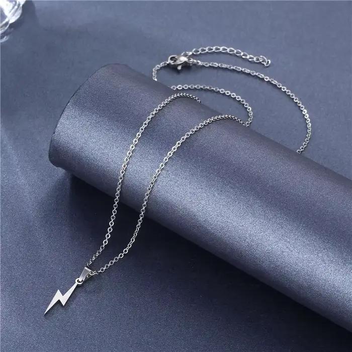 Collier éclair en acier inoxydable avec pendentif ajouré pour homme et femme style urbain moderne occasion quotidienne