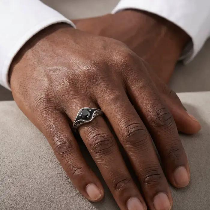 Bague en Acier Inoxydable Noir avec Pierre CZ pour Homme – Bijou Tendance, Idéal pour le Quotidien, les Fêtes et le Style Urbain – Accessoires de Mode en Gros