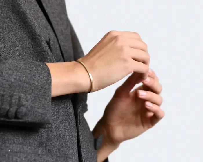 Bracelet homme en argent sterling 925 brossé/doré, bijou élégant et luxueux, plaqué or 18 carats, un cadeau parfait pour elle.