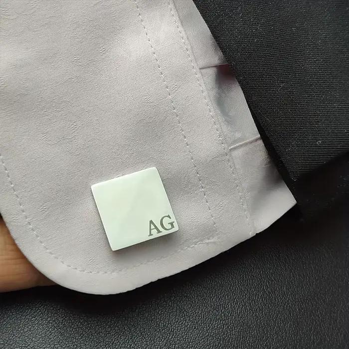 Boutons de manchette personnalisés avec nom initial