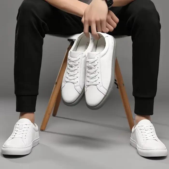 Chaussures italiennes en cuir véritable pour hommes, chaussures blanches de styliste, chaussures de marche confortables à lacets, pour affaires et plein air, 2024