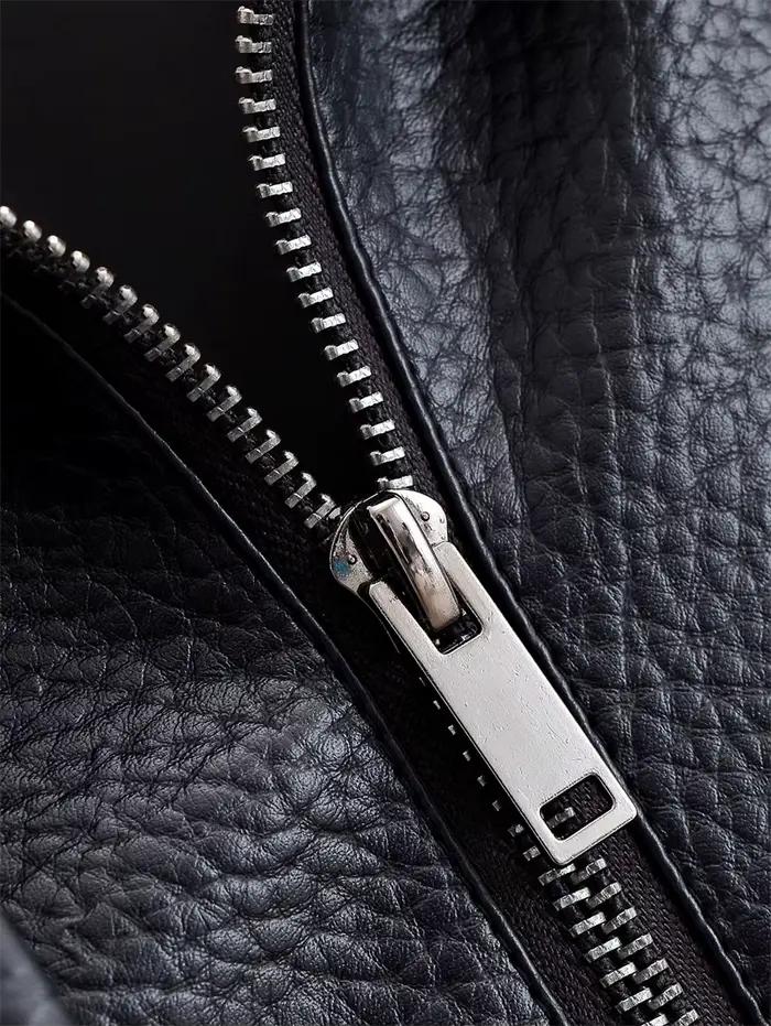 Veste Femme Automne 2026 Nouvelle Collection Noire à Manches Longues en Similicuir Grainé Style Motard Tendance et Personnalisée