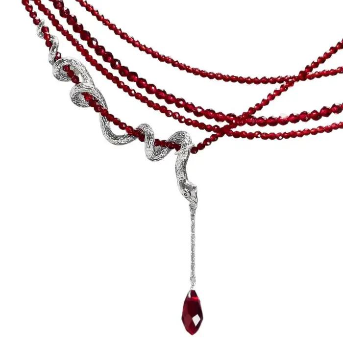Collier gothique en forme de serpent pour hommes et femmes, Punk, Double couche, perles de cristal rouge, pendentif gouttelette d'eau, bijoux cadeaux
