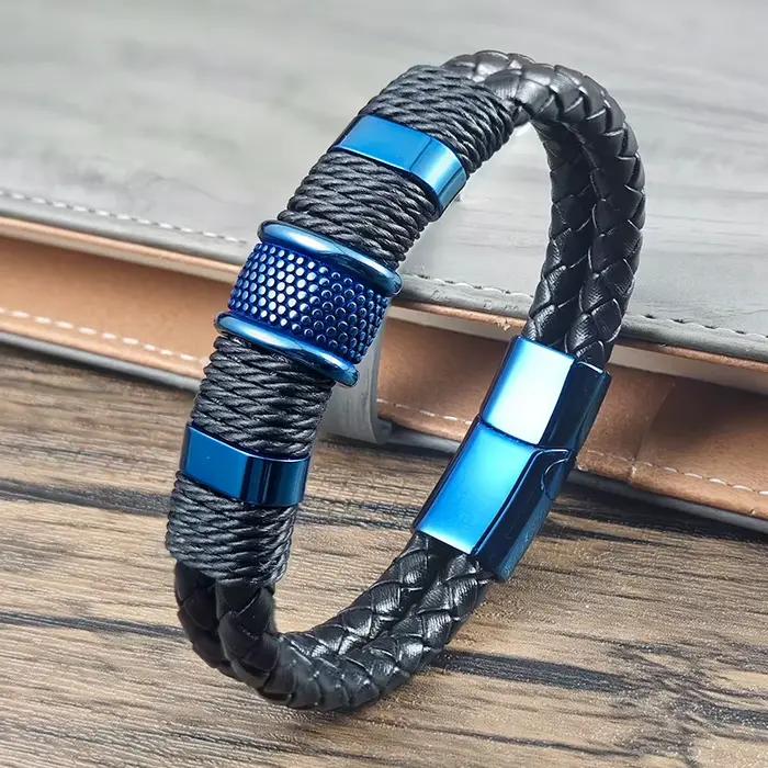 Bracelet pour homme en cuir tressé et acier inoxydable, avec breloque perlée texturée bleue et fermoir magnétique, bracelet décontracté pour usage quotidien