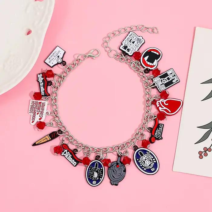 Bracelet à breloques The Vampire Diaries, personnages Damon et Stefan, thème Mystic Falls, bijoux fantaisie pour fans, cadeau