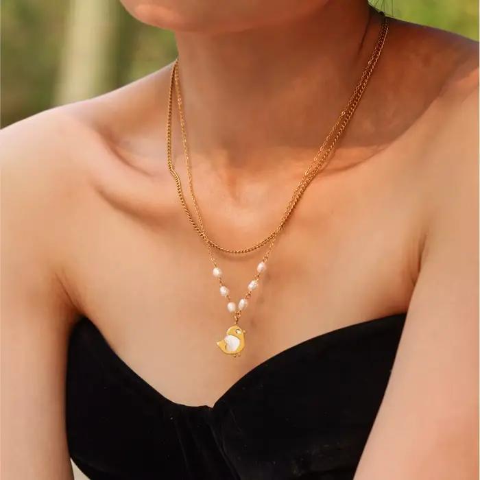 Collier chaîne de 40 cm en acier inoxydable plaqué or 18 carats avec perle d'eau douce et pendentif de poulet mignon colliers ras du cou pour femmes