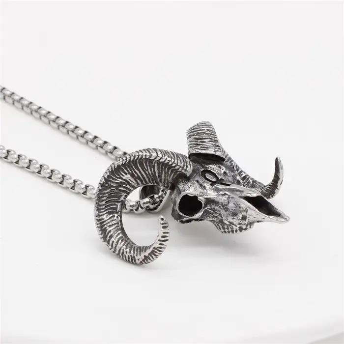 Collier pendentif tête de chèvre gothique pour hommes, collier croix éma enne, acier inoxydable vintage, bijoux de motard, cadeaux à la mode, vente en gros