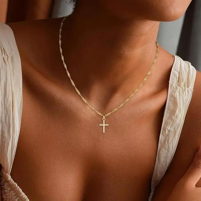 Collier croix en acier inoxydable plaqué or véritable 18 carats pour femmes et filles, ne ternit pas, étanche, bijoux de foi chrétienne de pâques, cadeaux