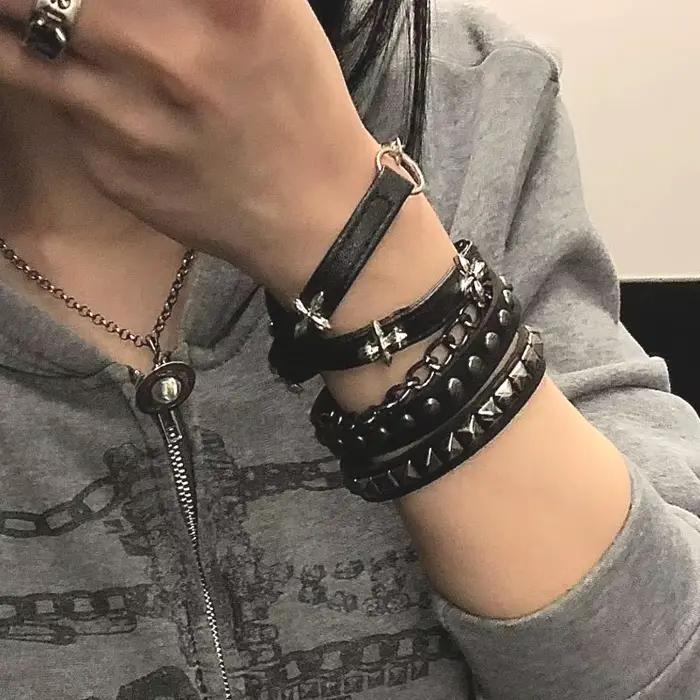 Bracelet Punk Y2k superposé en cuir, Rivets et chaînes en métal, unisexe, esthétique foncée, bijoux unisexes pour un usage quotidien