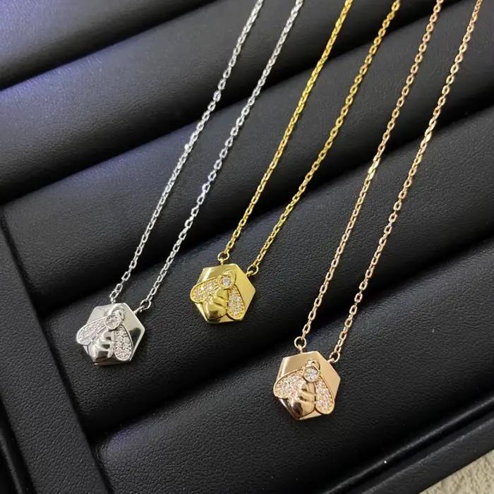 Collier Abeille Sculptée en Argent 925 Plaqué Or, Bijou Exquis et Tendance pour Femme, Cadeau Idéal pour les Fêtes