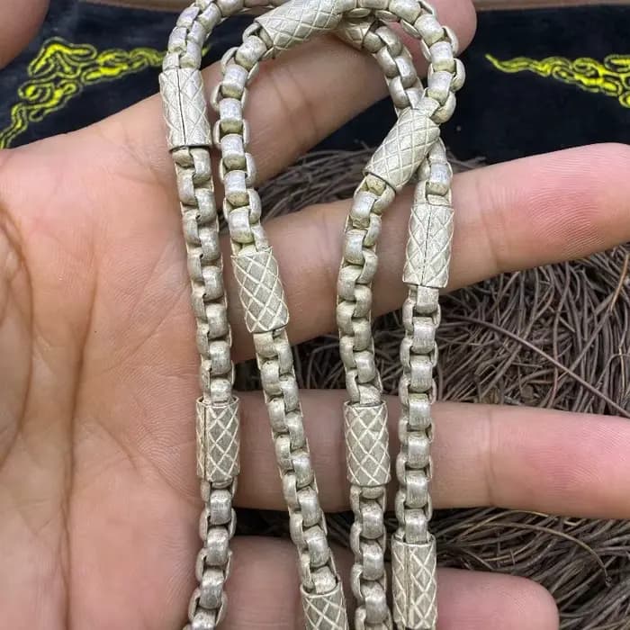 Chaîne en argent tibétain artisanale vintage