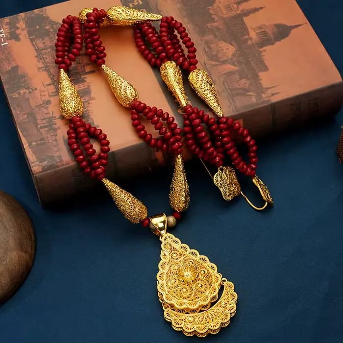 Collier ethnique de perles de luxe