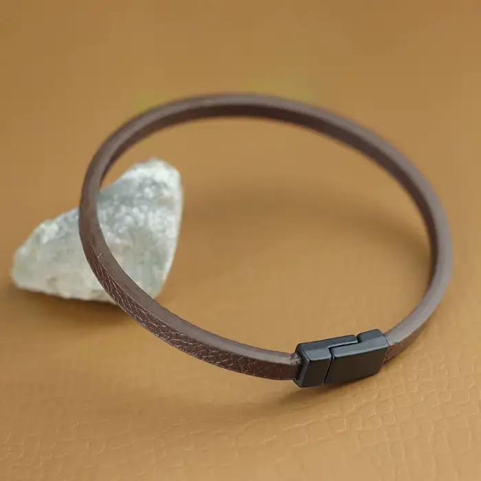 Bracelet en cuir PU pour hommes, loisirs Grade A, fermoir magnétique noir, chaîne tissée à la main, polyvalent, Punk, cadeau pour petit ami, Joias