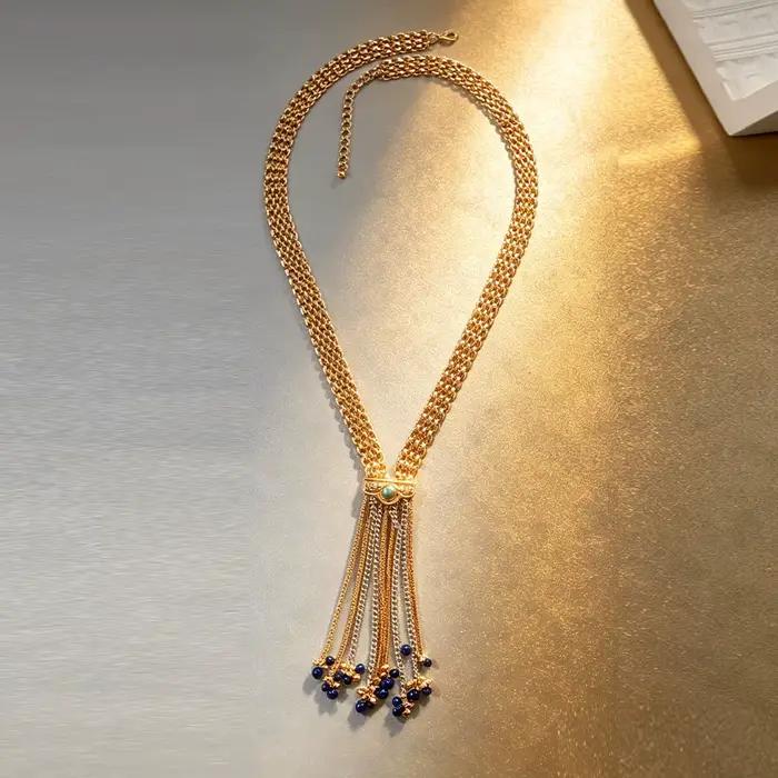 Collier lariat à pampilles en maille métallique, chaîne principale large en maille dorée tissée à la main, incrusté de cabochon vert naturel, superposé multicolore
