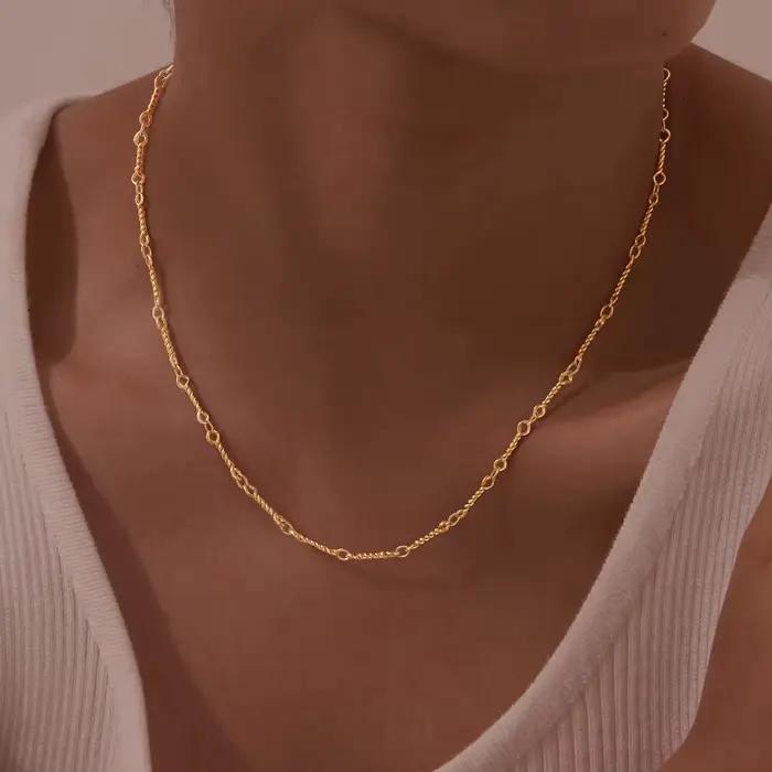 Collier torsadé en acier inoxydable pour femme, anneau imbriqué minimaliste, documents en or, colliers de la présidence exquis, cadeaux de bijoux légers, luxe
