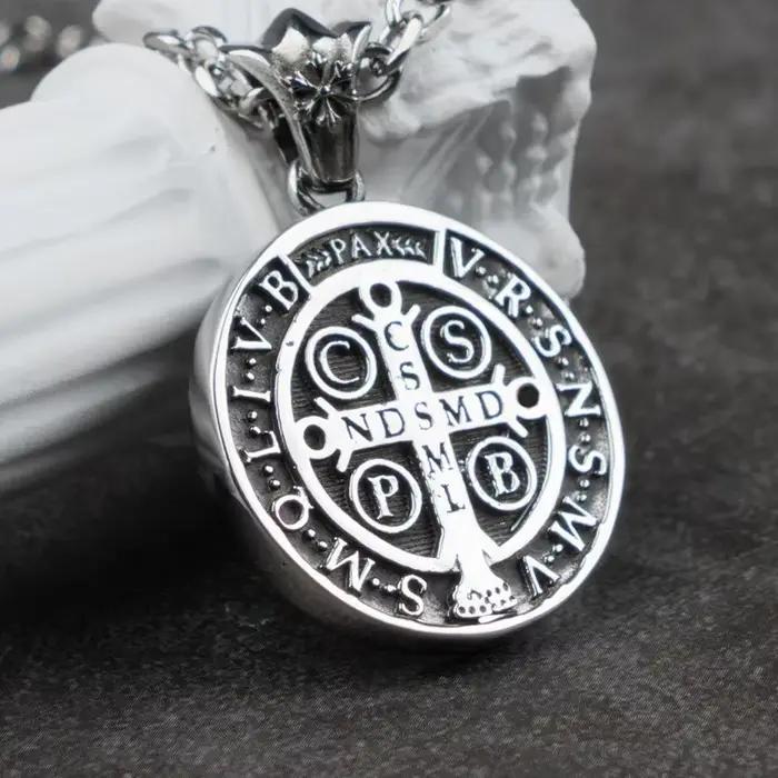 Collier Religieux Vintage en Titane et Acier, Bijou avec Croix et Texte de Prière, Saint Benoît, PmotExorciste