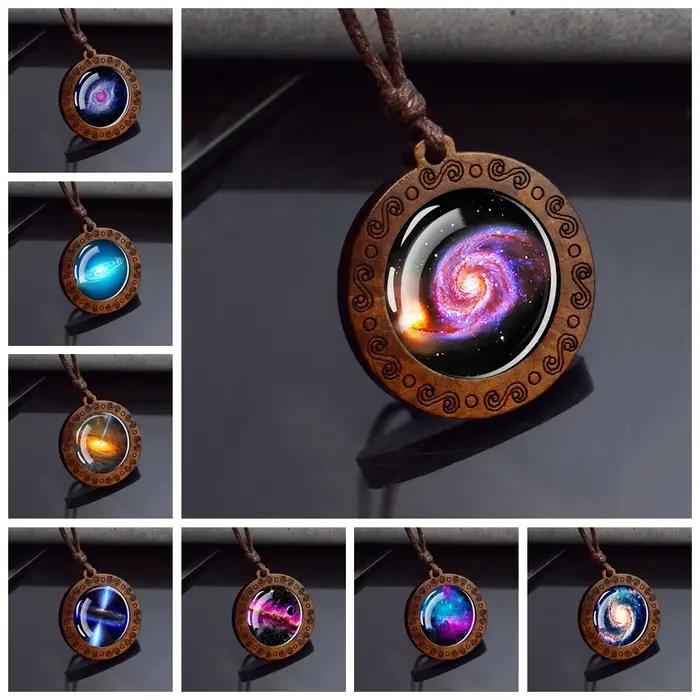 Collier Planète Galaxie Spirale, Pendentif en Bois, Chaîne en Corde, Bijou Spatial Nébuleuse, Cadeau d'Astronomie