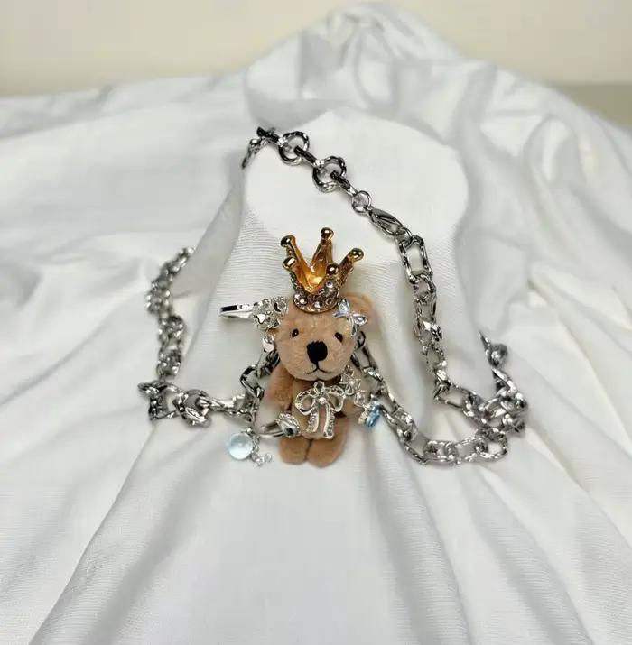 Collier ours bleu royal avec pendentif couronne, design de luxe, chaîne de clavicule d'été, cadeau de fête pour femmes