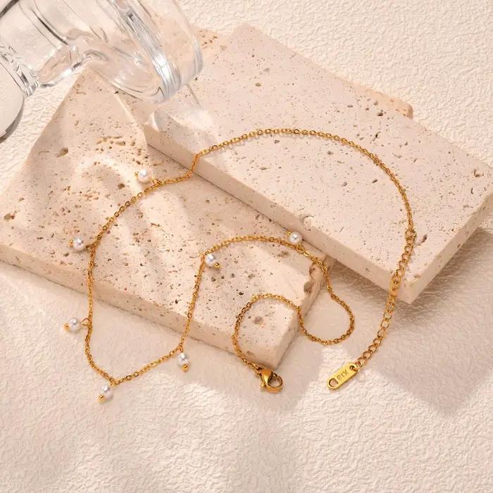 Collier ras du cou en perles pour femmes, collier chaîne en acier inoxydable plaqué or 18 carats réglable, cadeau de bijoux quotidiens
