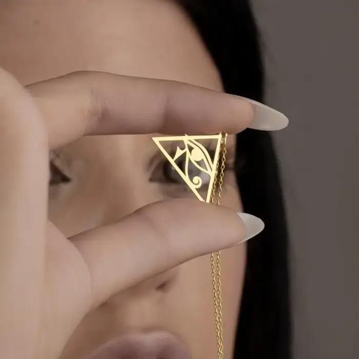 Collier pendentif œil d'horus de l'egypte ancienne en acier inoxydable, collier rétro Triangle oeil de Ra pour femmes, bijoux amulette égyptienne