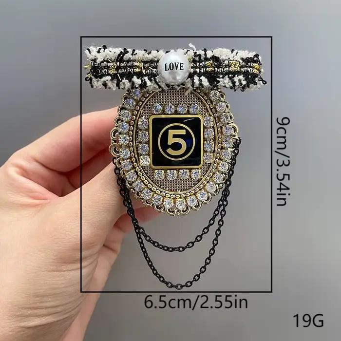 Épingles à cravate à pampilles en perles de cristal pour femmes, broches de Corsage élégantes en fleur de camélia, accessoires de bijoux de luxe pour sac à dos à cravates