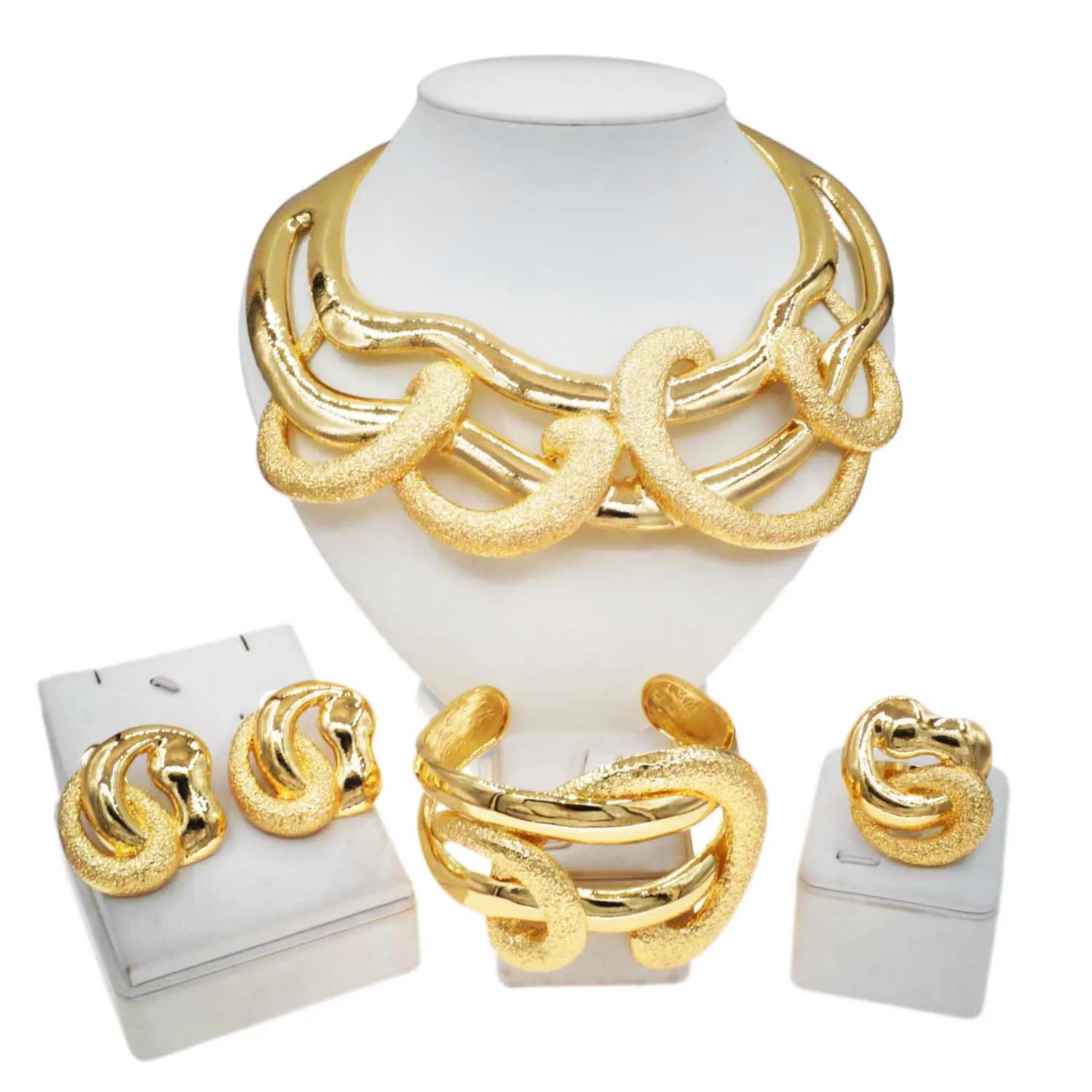 Ensemble de bijoux plaqué or de Dubaï, collier à baïonnette ronde exagérée, bracelet luxueux, boucle