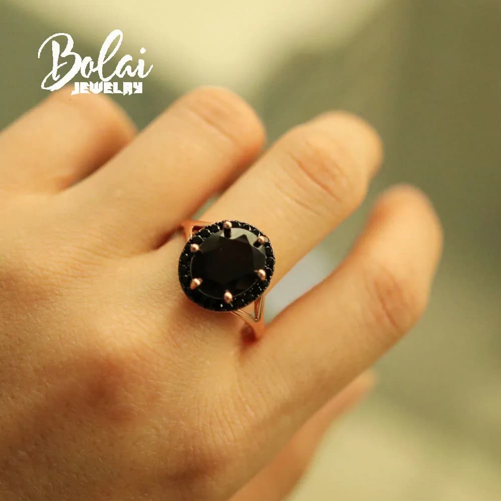 Ensemble élégant de bagues et boucles d'oreilles en grenat noir naturel, accessoire de mode en argen