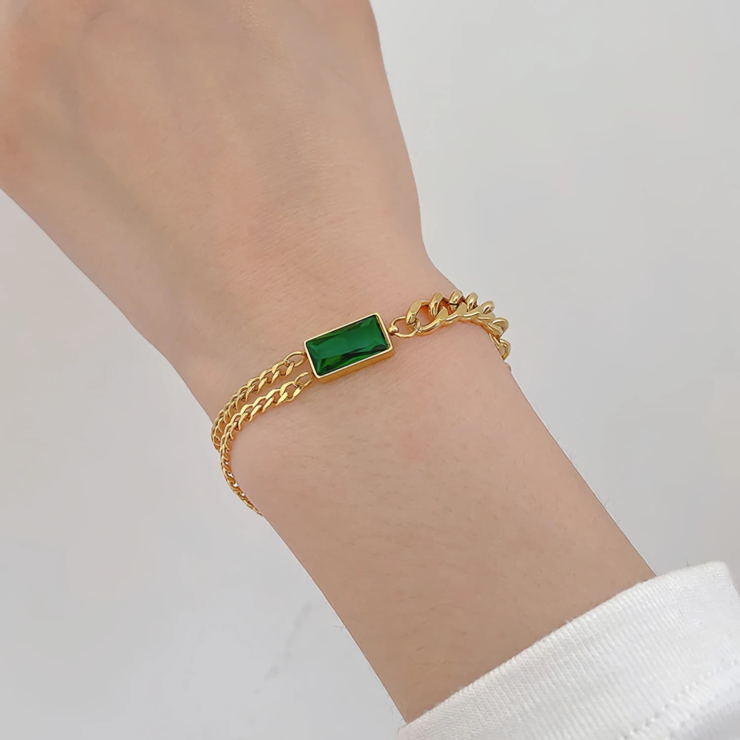 Collier classique en chaîne asymétrique émeraude pour femmes, collier en acier inoxydable pour un us