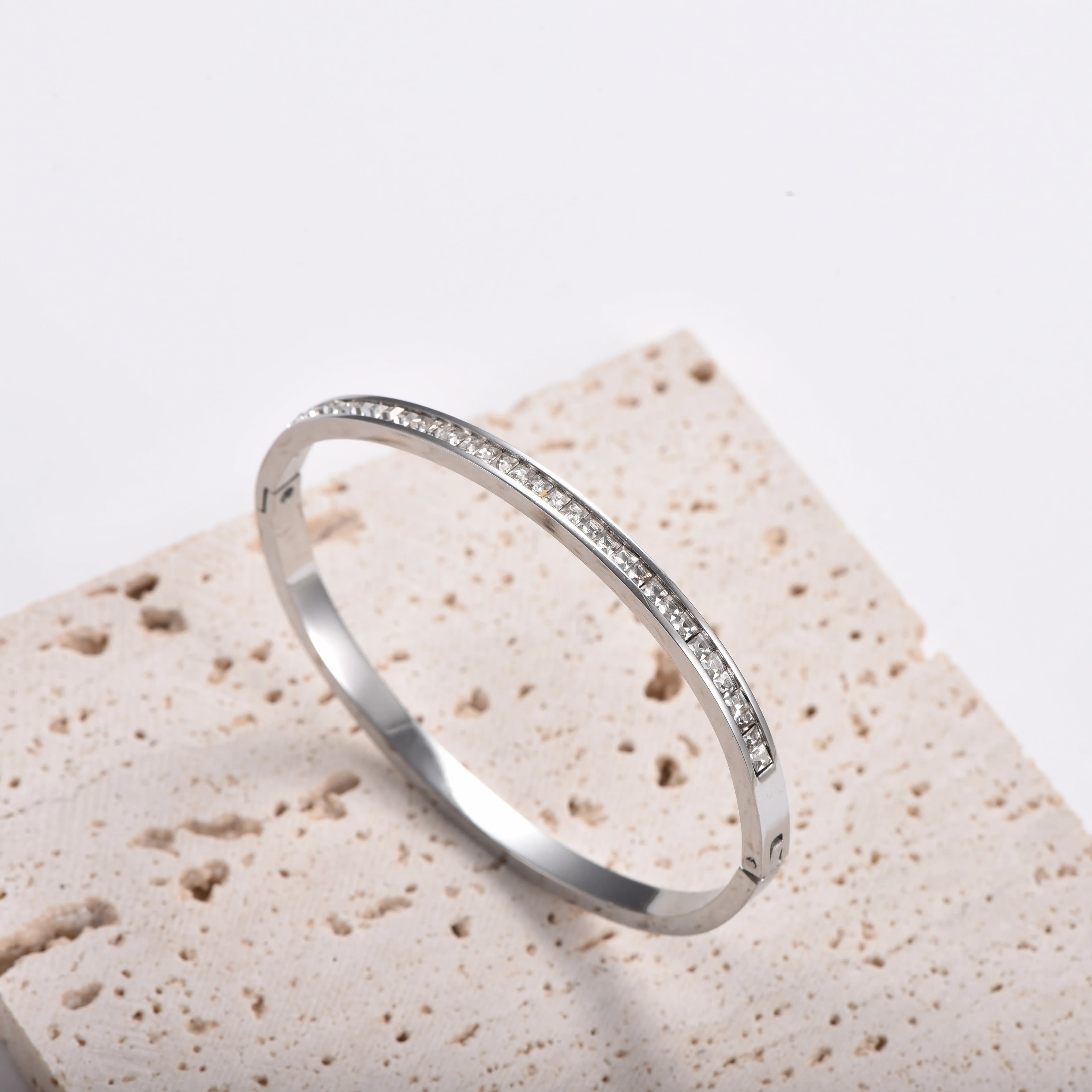 Bijoux minimalistes plaqués or 18 carats/or rose/argent pour un usage quotidien, bracelet jonc en CZ