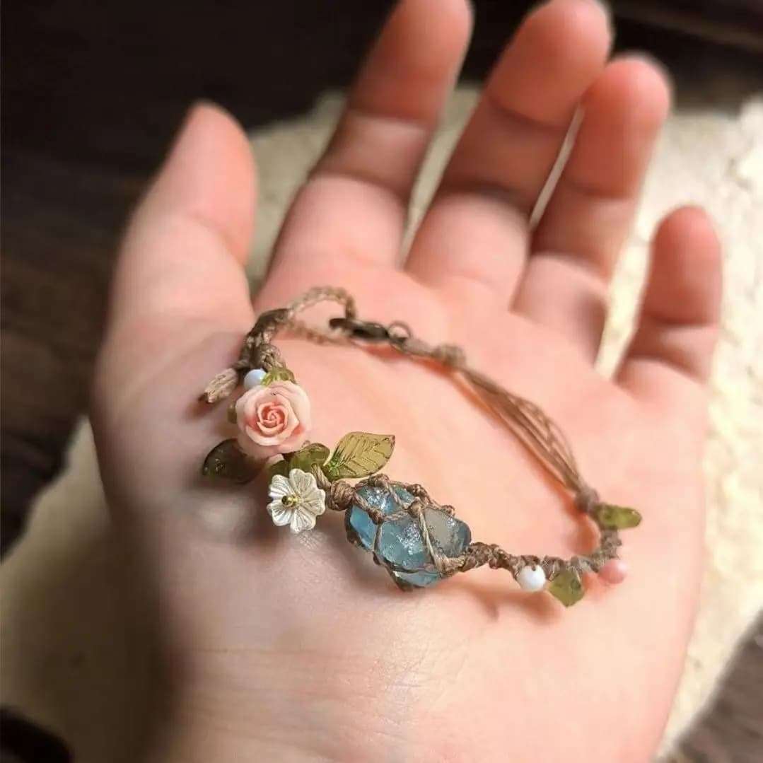 Bracelet en cristal aigue-marine brut, macramé tissé à la main avec accent de rose élégant, bracelet