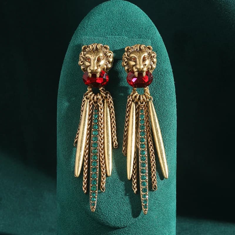 Boucles d'oreilles longues vintage tête de lion avec pompon rouge, bijoux de créateur de luxe couleu