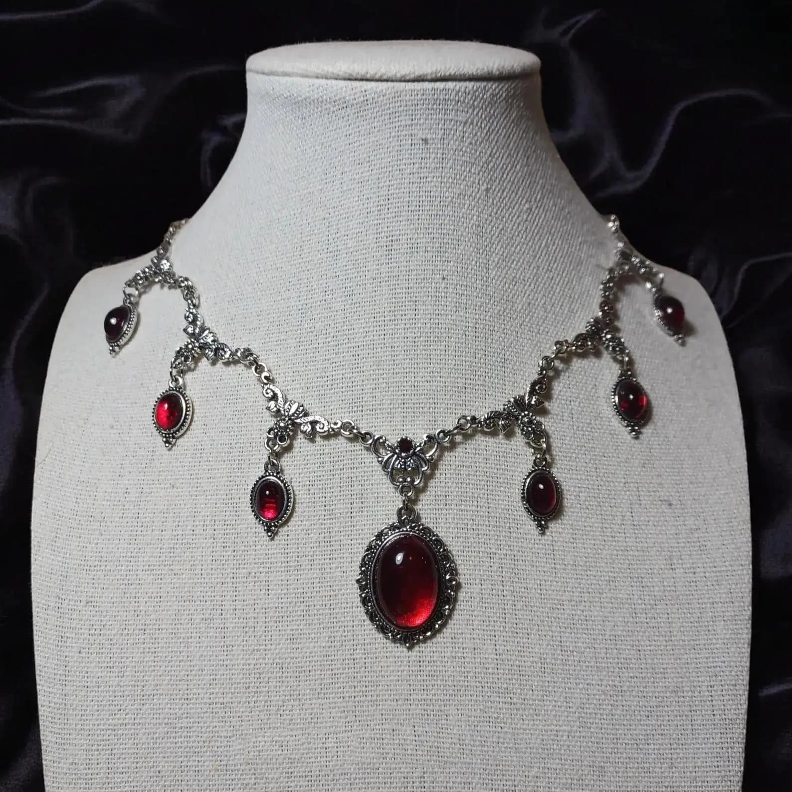 Collier vampire Cameo, bijoux gothiques, Victoria, rétro, papillon, goutte de sang, païen, sorceller