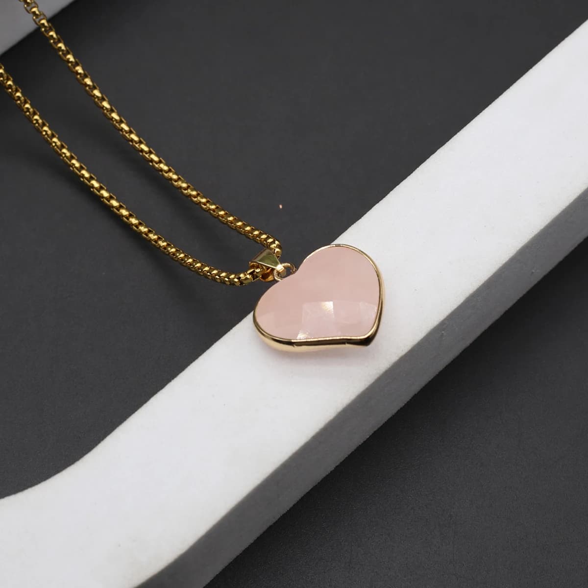Collier en pierre naturelle pour femme, labrlumen ite, amlogging, pendentif à facettes en forme de c