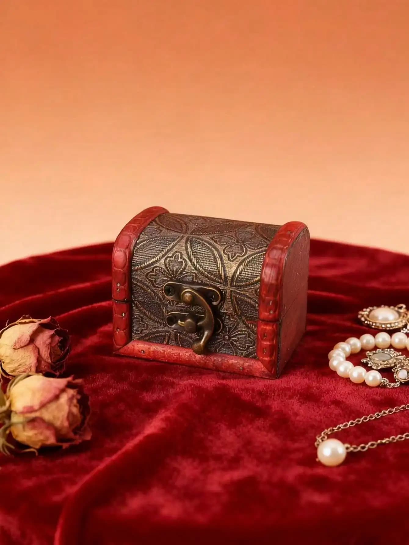 Mini boîte à trésors antique en bois, boîte de rangement pour bijoux, 1 pièce |   Texture rétro comp
