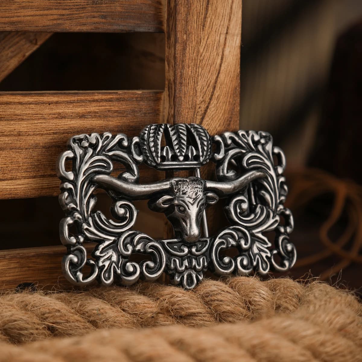 Une boucle de ceinture en métal de style occidental, une boucle de ceinture unique et rétro