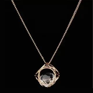Collier Long avec pendentif papillon en cristal pour femmes, chaîne de pull classique à pampilles