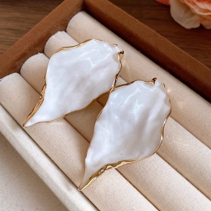 Boucles d'oreilles à clous en forme de feuille, rétro, élégantes, luxueuses, bijoux d'oreille pour f
